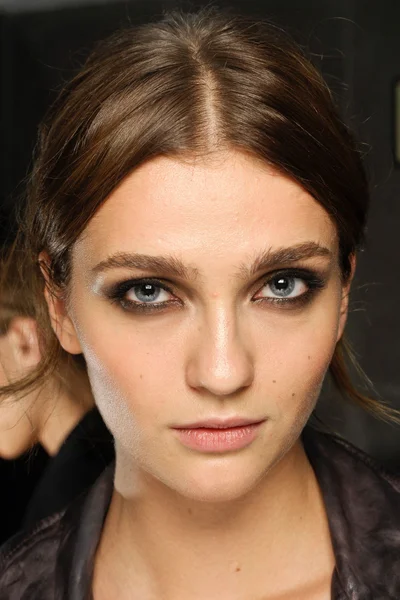 Look 3